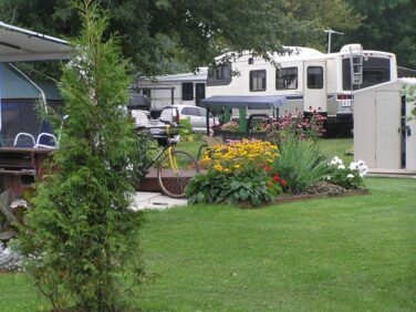 Tourisme Montérégie | Terrain de camping avec roulottes et VR