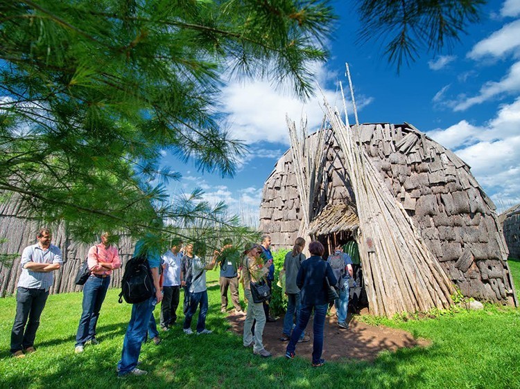 Centre d'interprétation du site archéologique Droulers-Tsiionhiakwatha